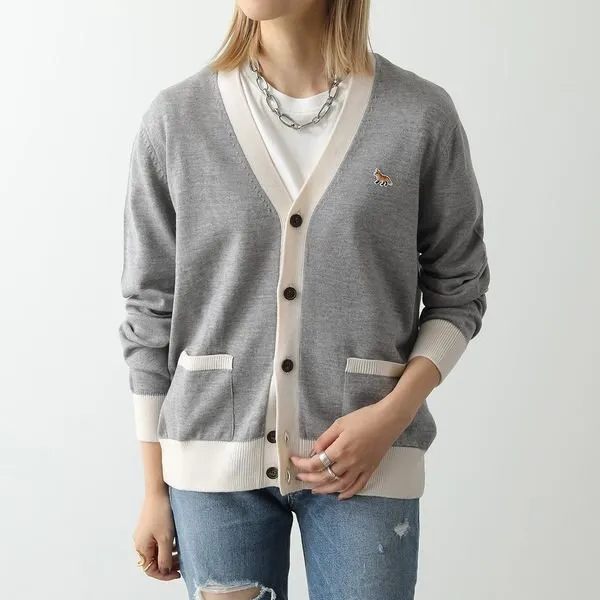 Unisex Wool V-Neck Long-Sleeve Top for Casual Wear