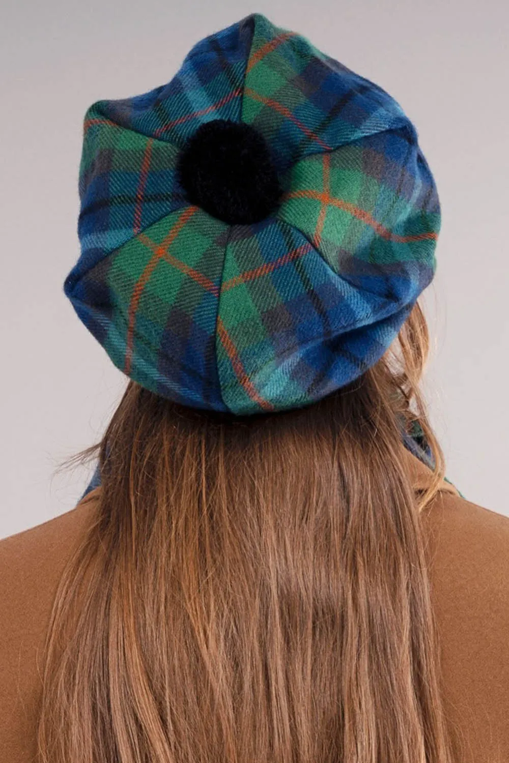 TARTAN COPPOLA POMPON