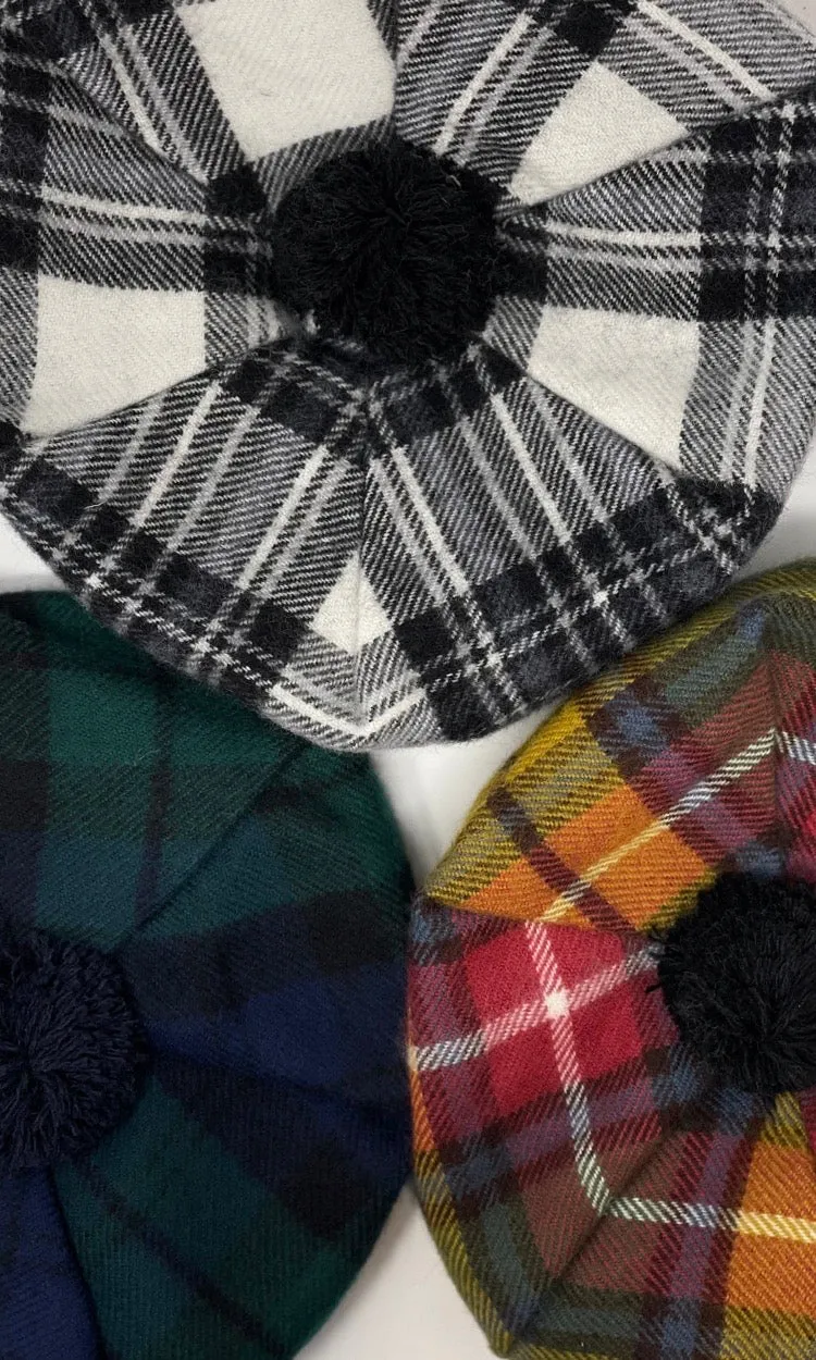 TARTAN COPPOLA POMPON