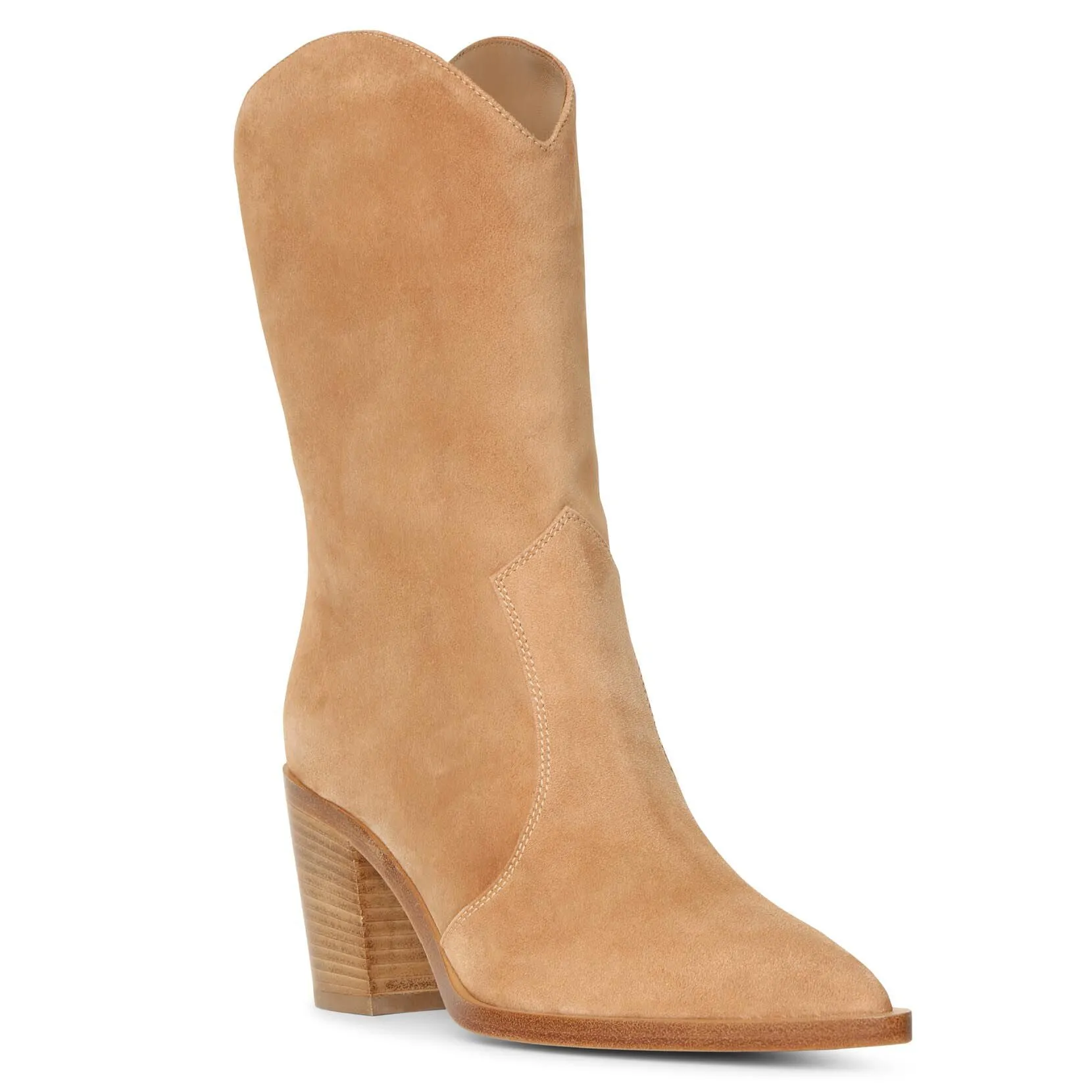 Fashionable ankle boots in suede material with a desert vibe