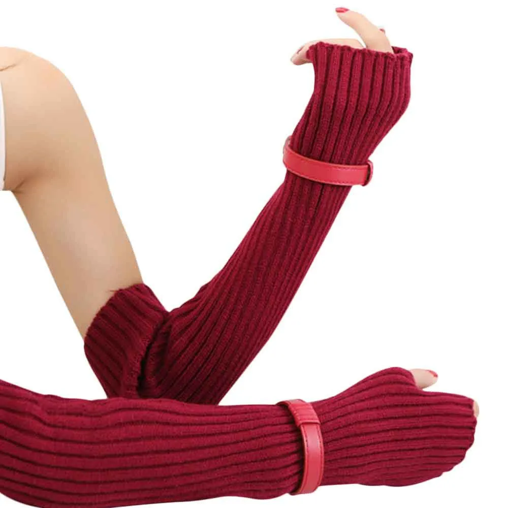 Feida’s Secure Wool Knit Gloves with Buckle