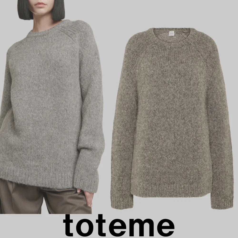 TOTEME  |Plain Wool Crew Neck and V-neck